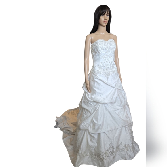 BNWT David's Bridal White Strapless Wedding Dress - Picture 10 of 16